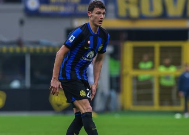 德泽尔比谈帕瓦尔：状态挣扎，需冷静调整以重返国家队