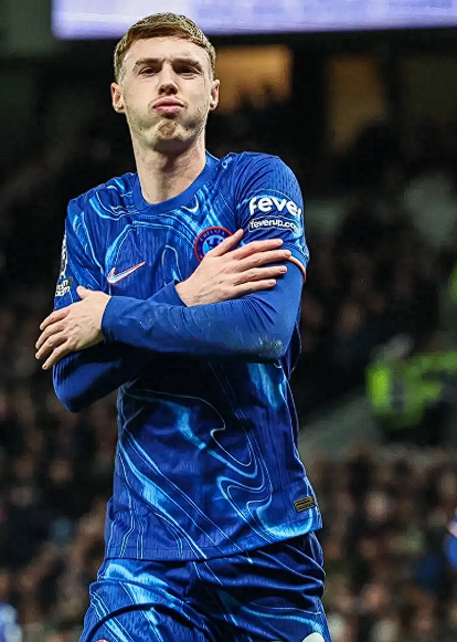 英超焦点赛事余波：帕尔默引曼联切尔西球迷“争夺战”